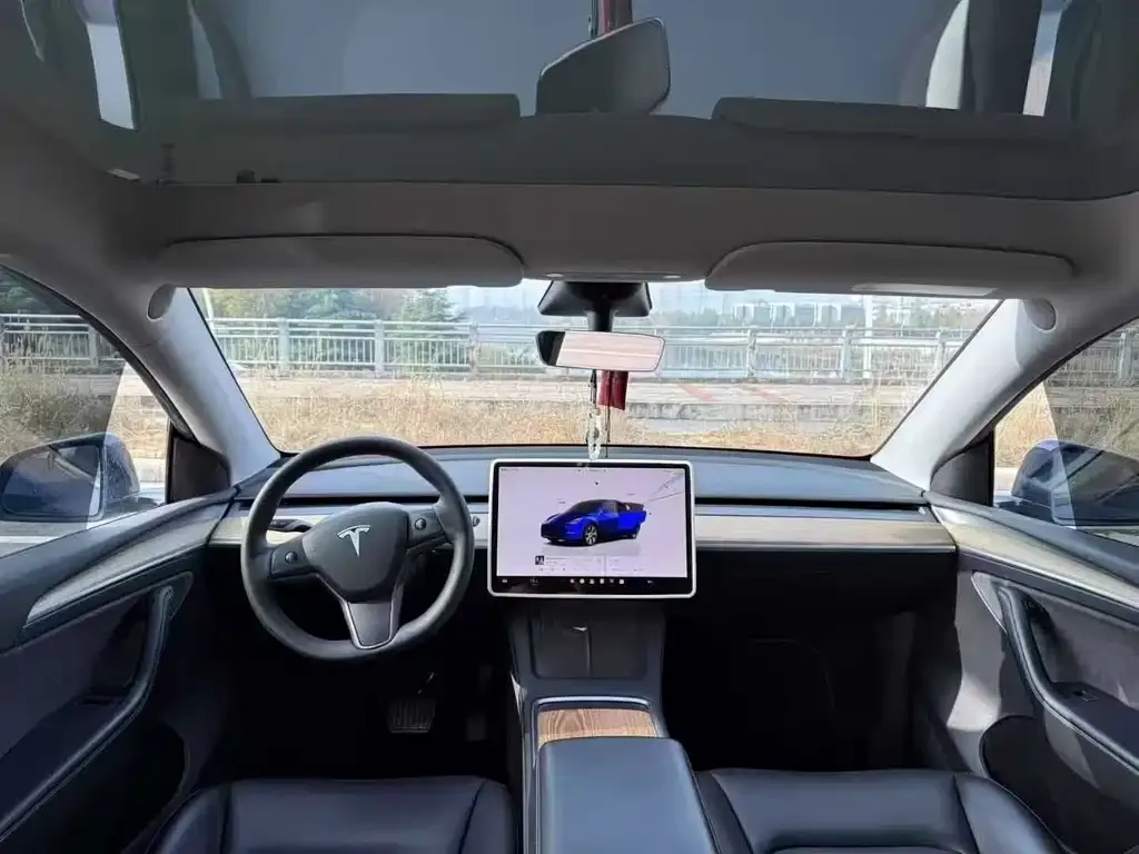 Tesla Model Y — фото 4