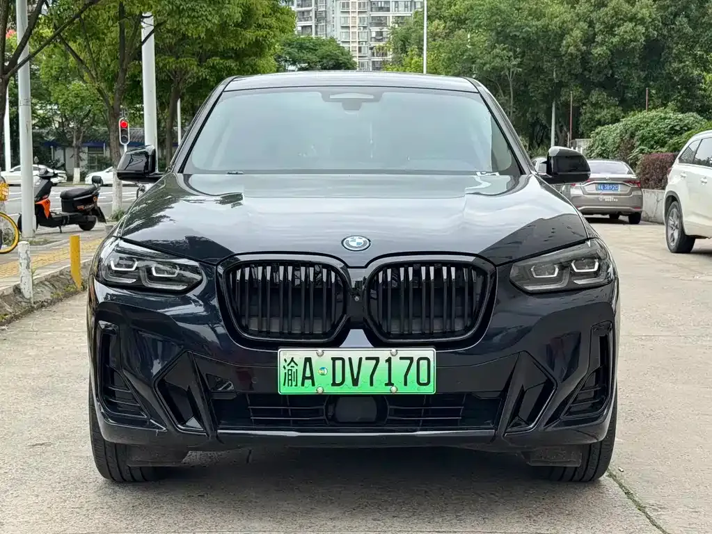 BMW iX3 — фото 9