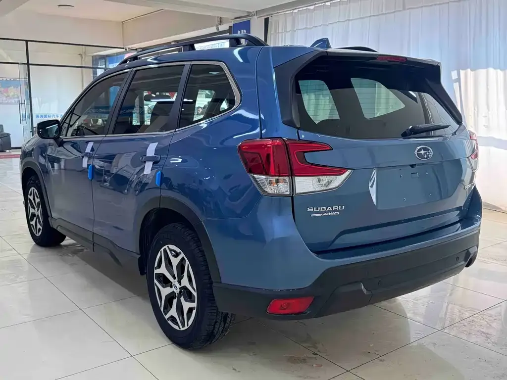 Subaru Forester — фото 4