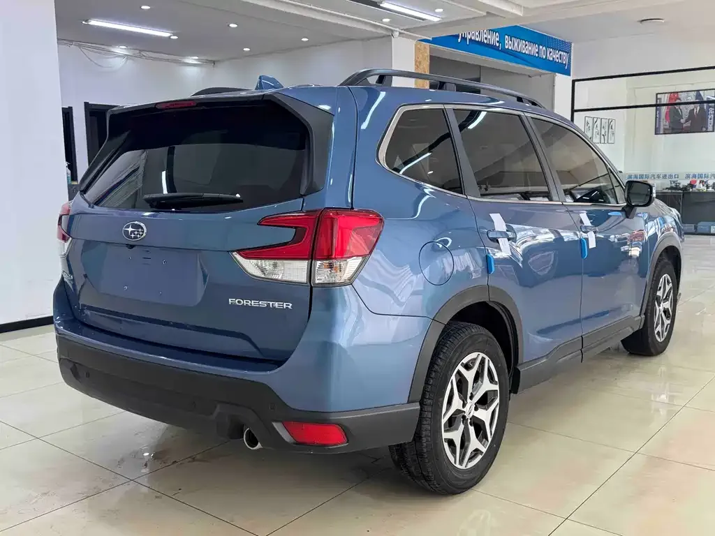 Subaru Forester — фото 6
