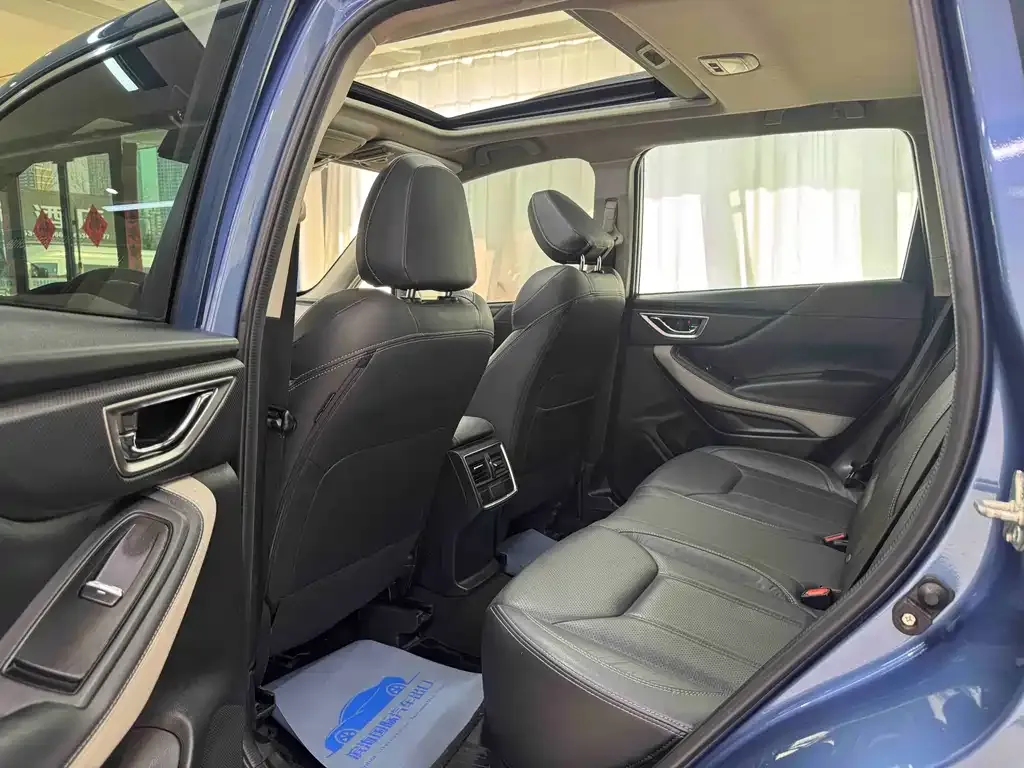 Subaru Forester — фото 9