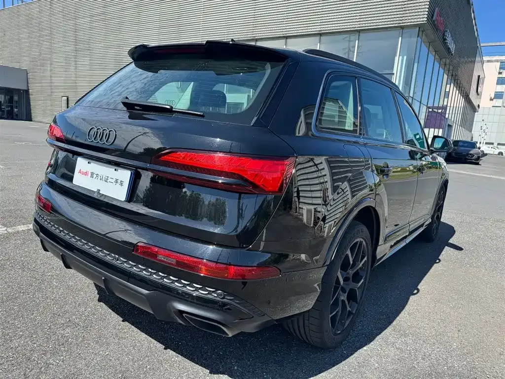 Audi Q7 — фото 9