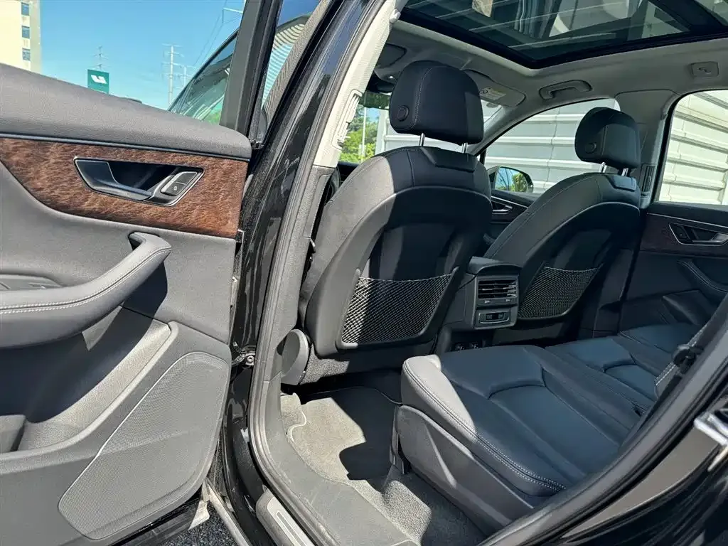 Audi Q7 — фото 2