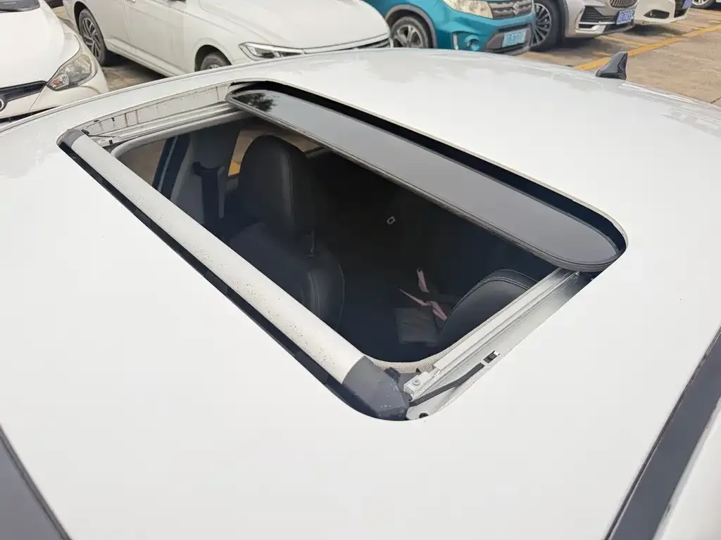Hyundai Elantra — фото 2