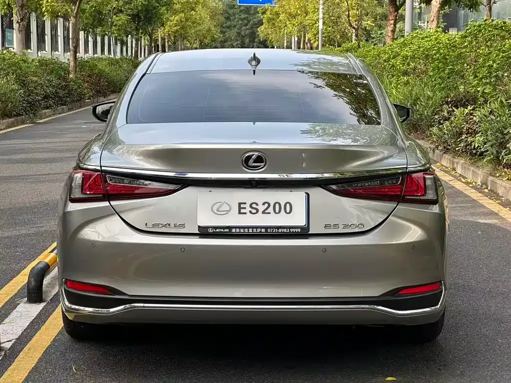 Lexus ES — фото 5