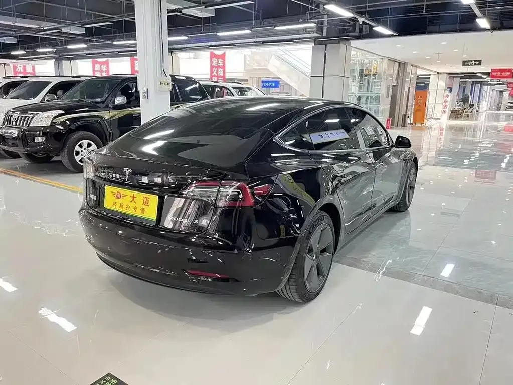 Tesla Model 3 — фото 5