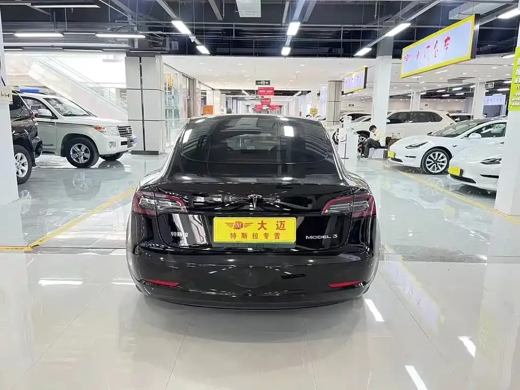 Tesla Model 3 — фото 4