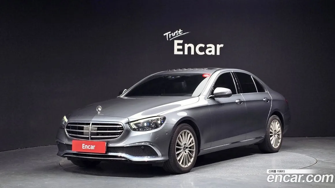 Mercedes-Benz E-Class — фото 1