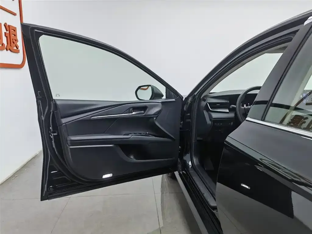 Toyota Camry 2025 из CN, фото 6