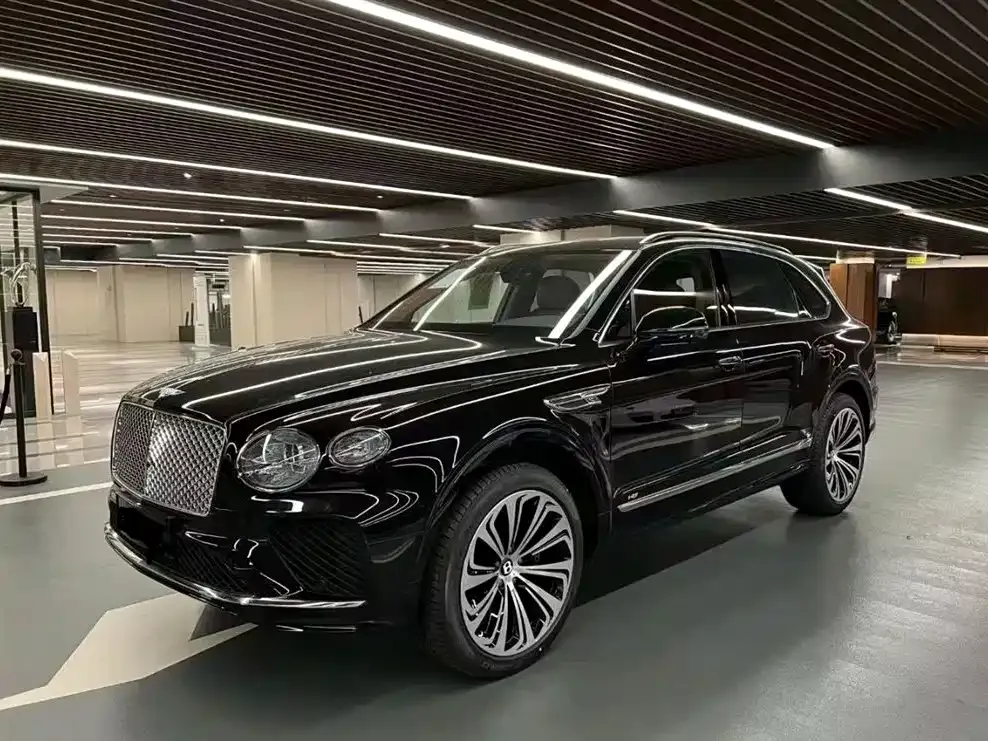 Bentley Bentayga — фото 1