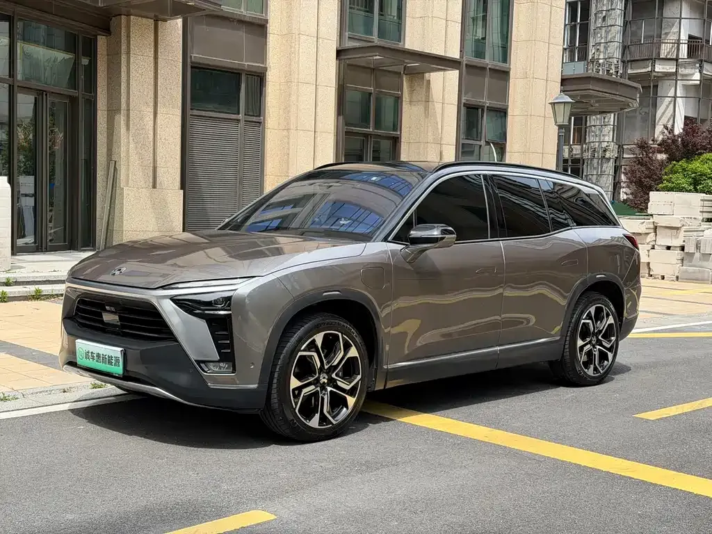 NIO ES8