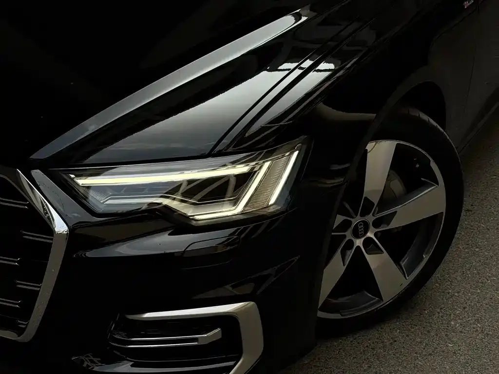 Audi A6L — фото 8