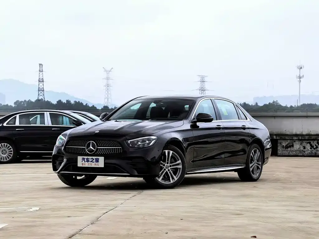 Mercedes-Benz E-Class — фото 1