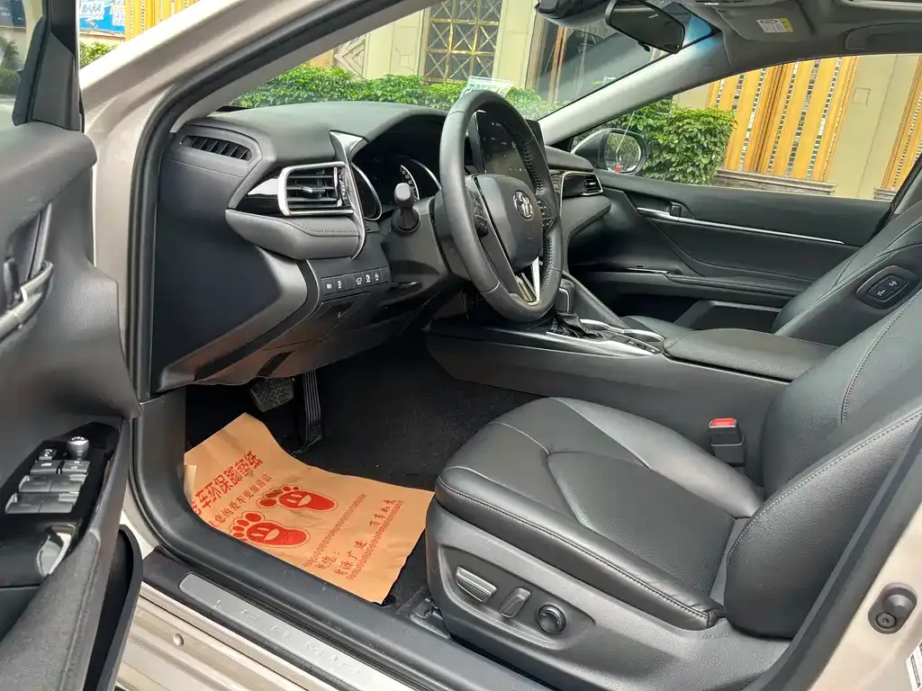 Toyota Camry 2023 из CN, фото 5