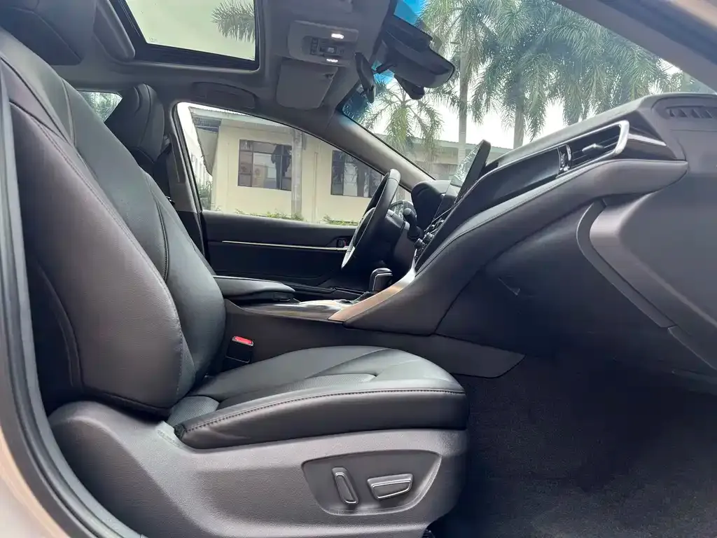 Toyota Camry 2023 из CN, фото 3