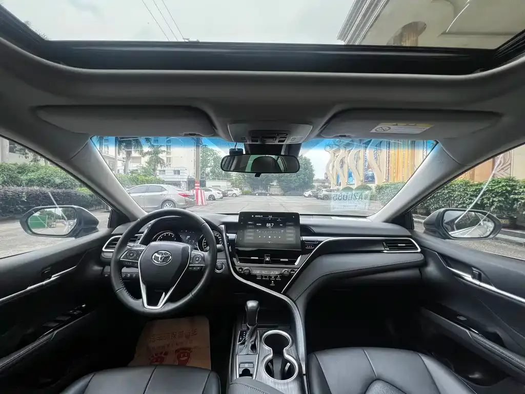 Toyota Camry 2023 из CN, фото 7