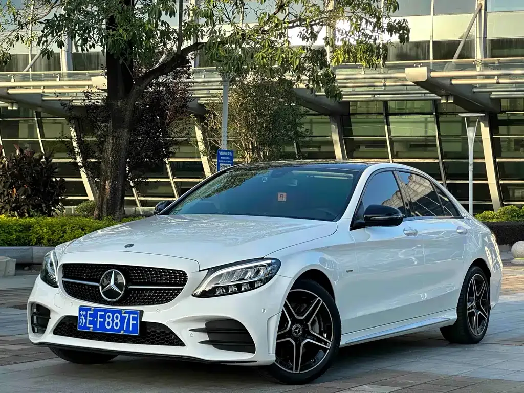 Mercedes-Benz C-Class — фото 1