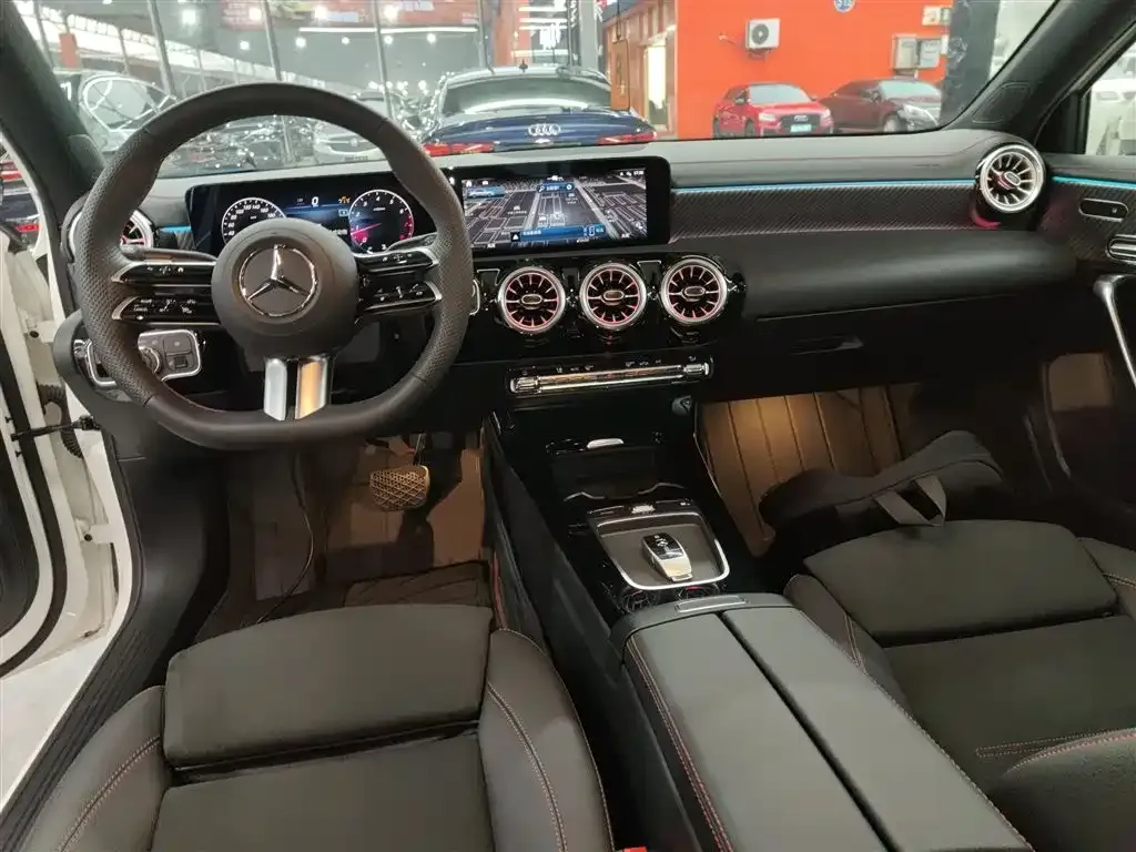 Mercedes-Benz A-Class — фото 10