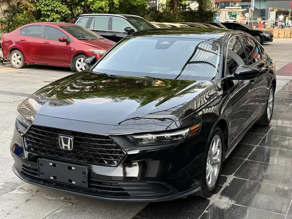 Honda Accord — фото 1