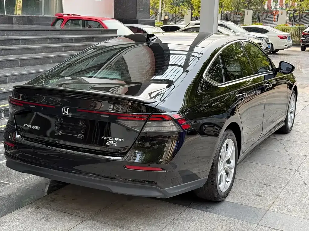 Honda Accord — фото 6