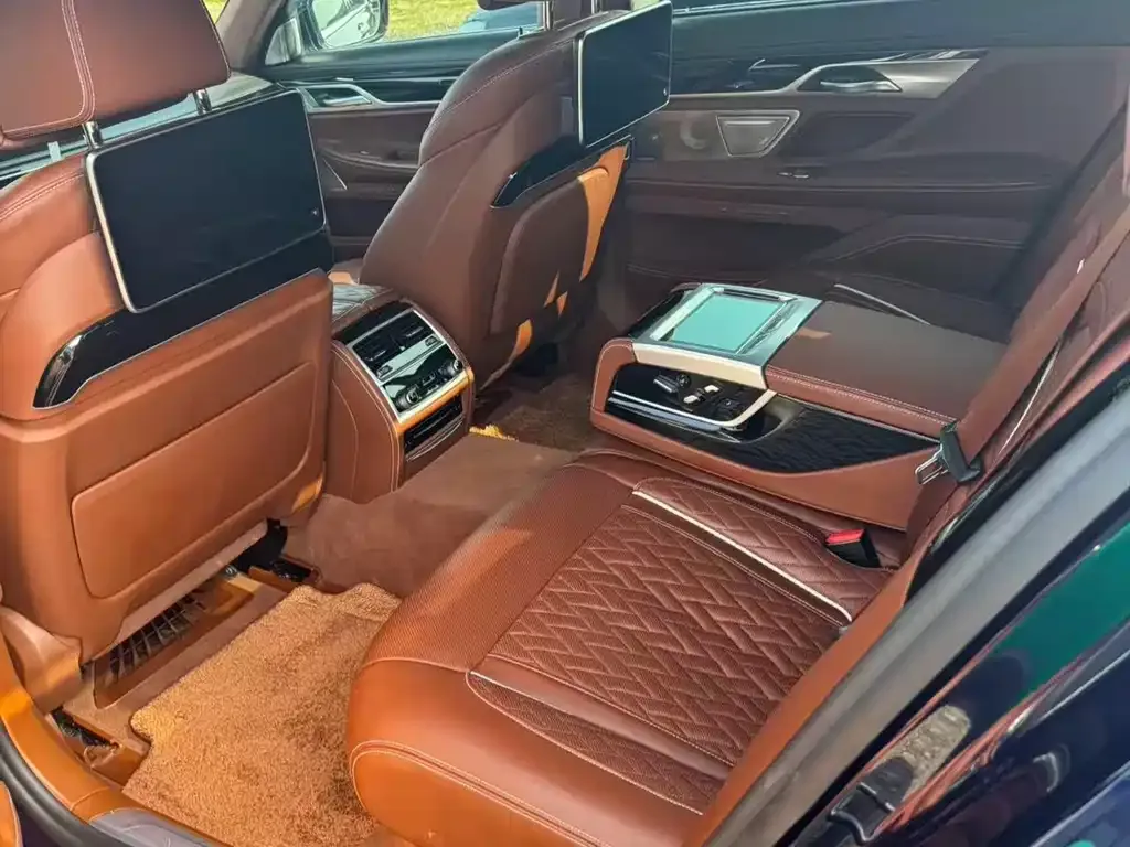 BMW 7 Series — фото 4