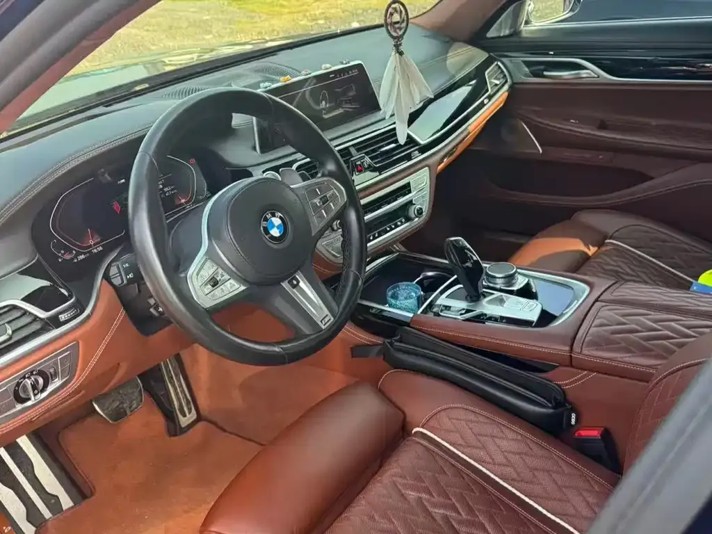 BMW 7 Series — фото 3
