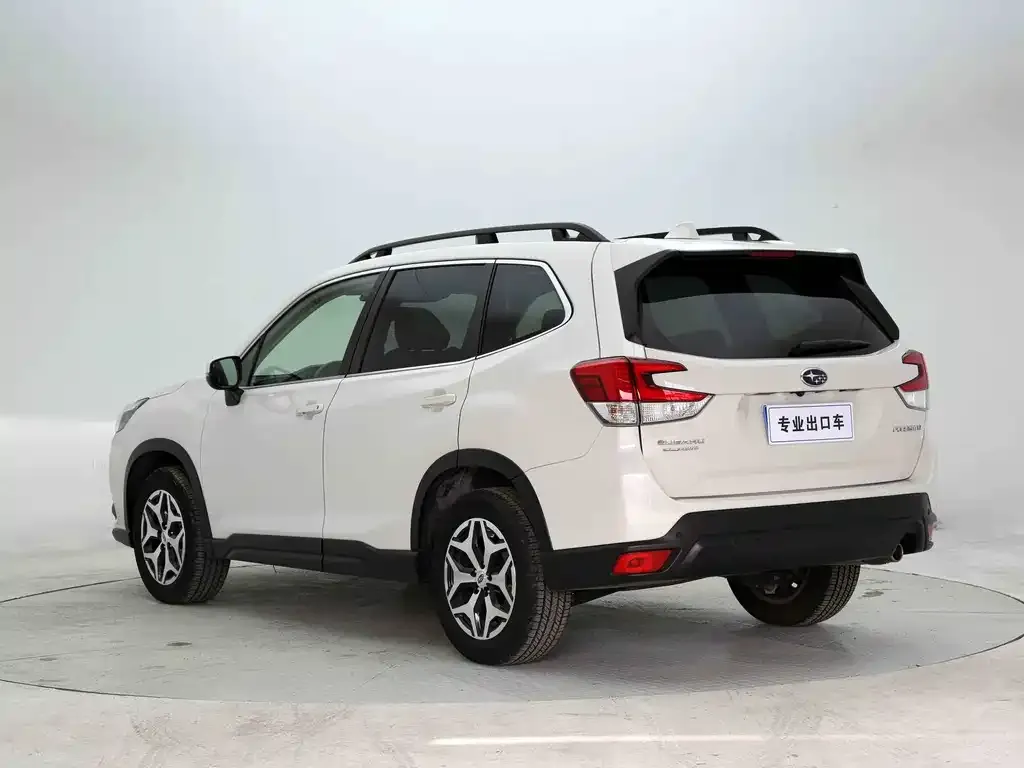 Subaru Forester — фото 5