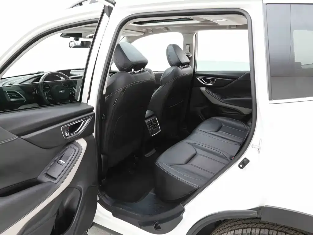 Subaru Forester — фото 9