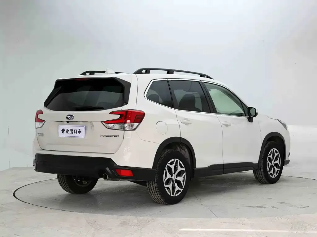 Subaru Forester — фото 6