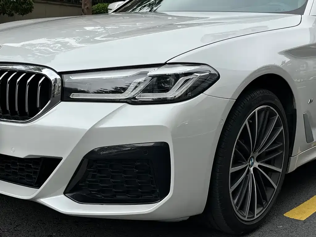 BMW 5 Series — фото 2