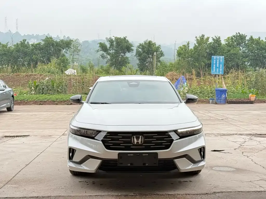Honda Accord — фото 1