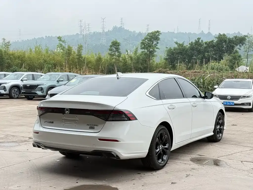 Honda Accord — фото 6
