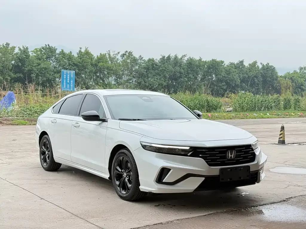 Honda Accord — фото 9