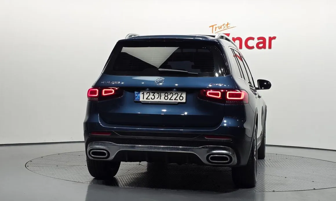 Mercedes-Benz GLB-Class — фото 10