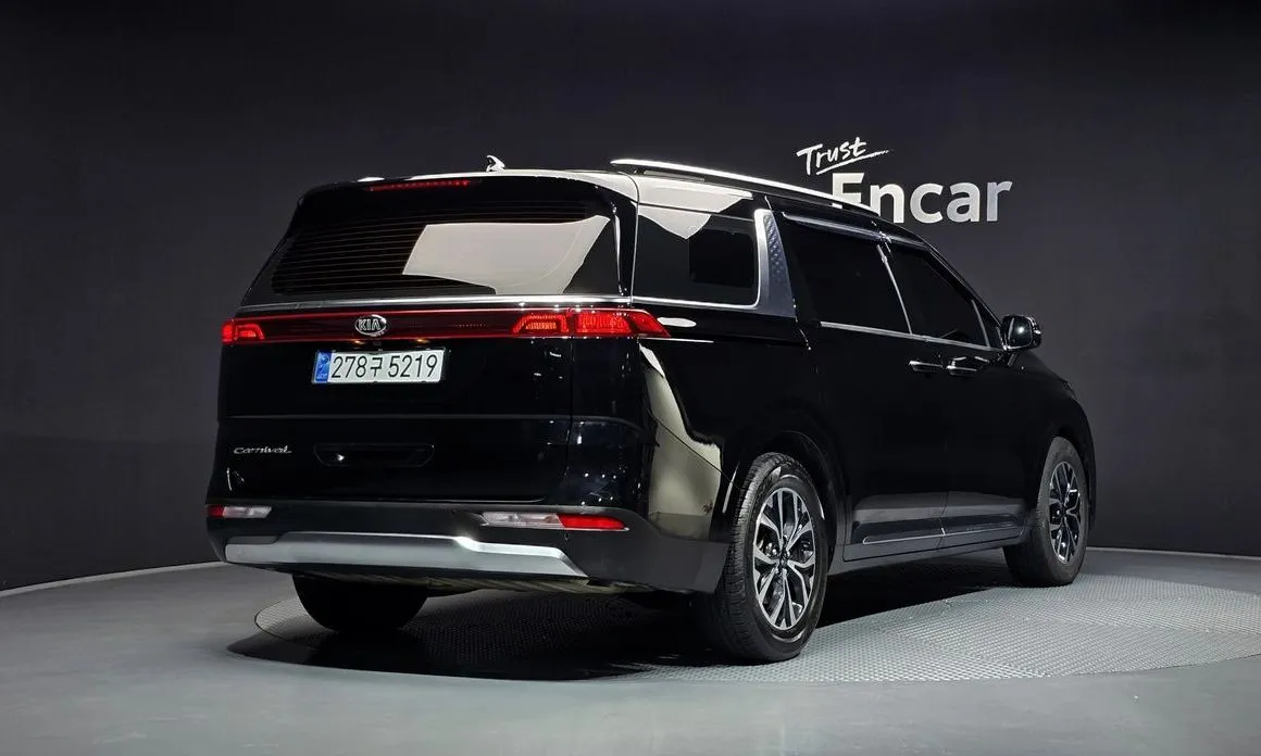 Kia Carnival — фото 4