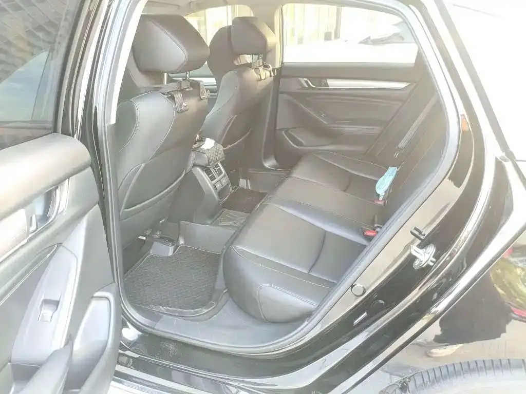 Honda Accord — фото 2