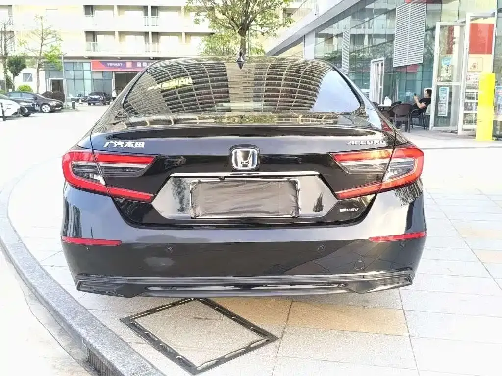 Honda Accord — фото 8