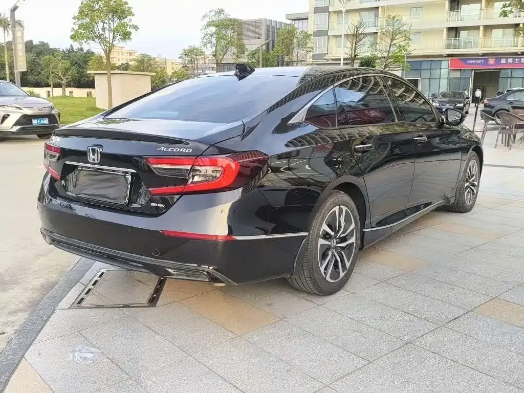 Honda Accord — фото 7