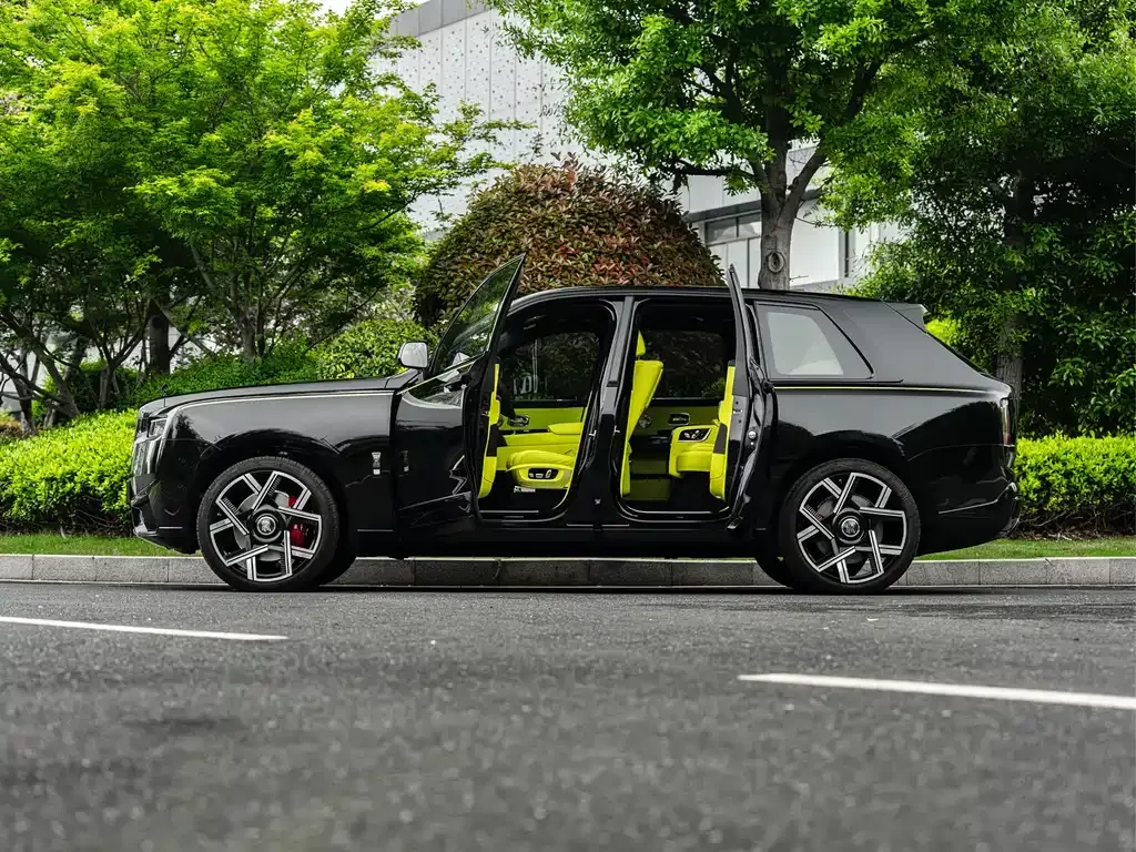 Rolls-Royce Cullinan 2025 из CN, фото 10
