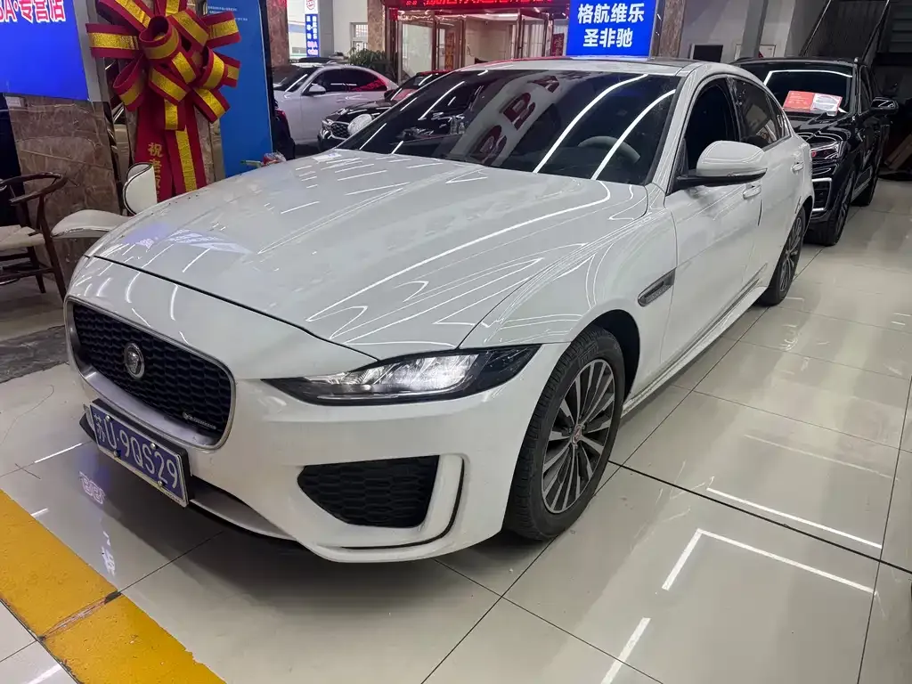 Jaguar XEL — фото 1