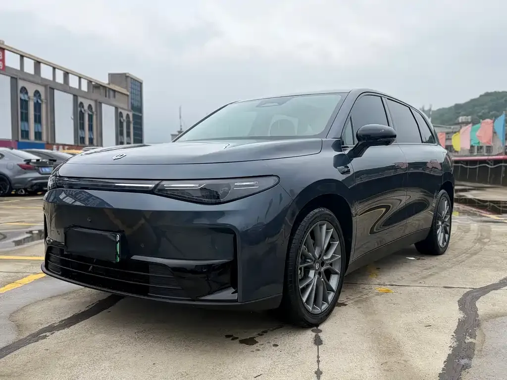 Leapmotor C10