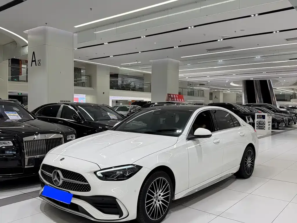 Mercedes-Benz C-Class — фото 1