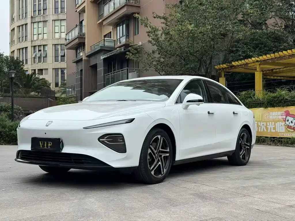Roewe D7 — фото 1