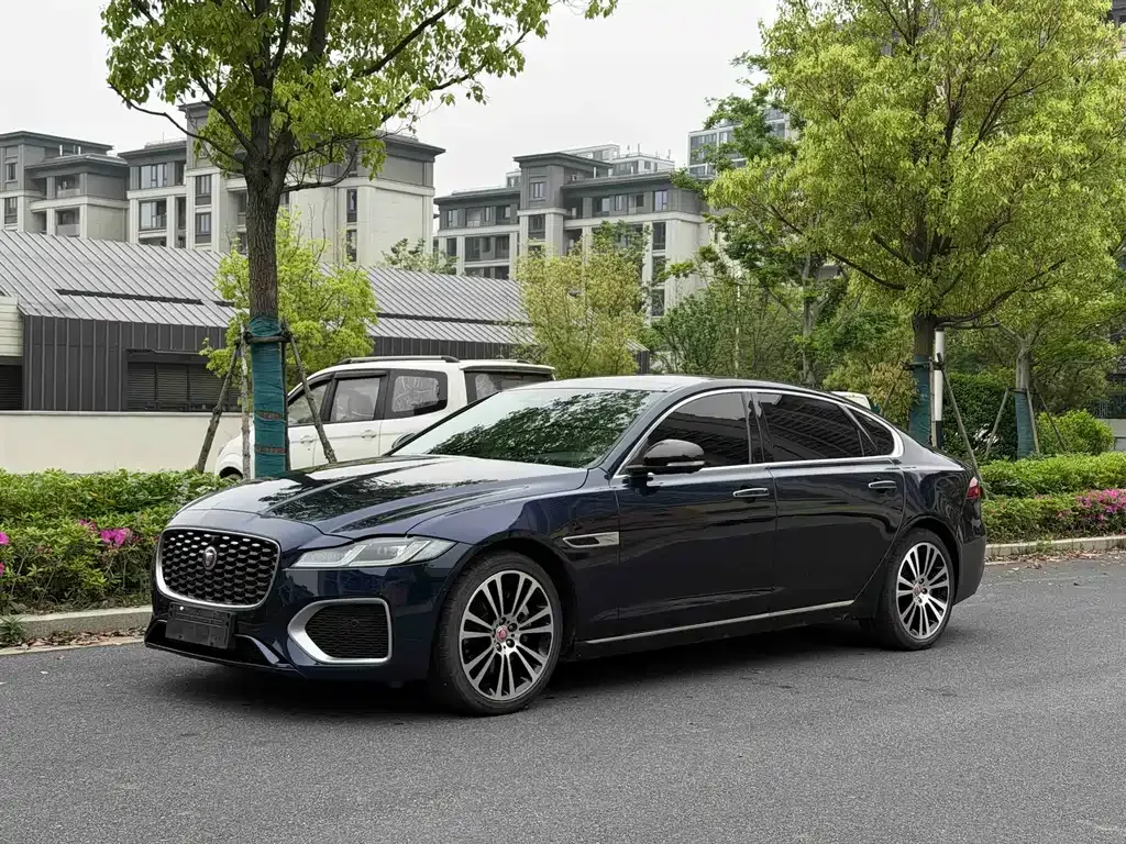 Jaguar XFL — фото 1