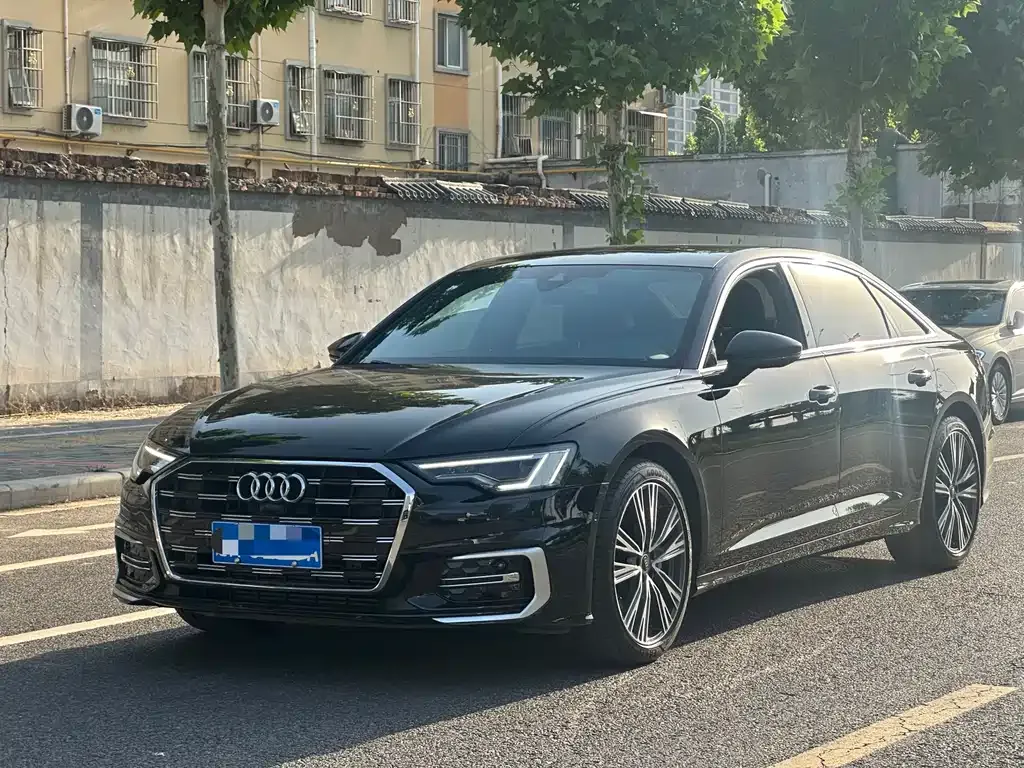 Audi A6L — фото 1