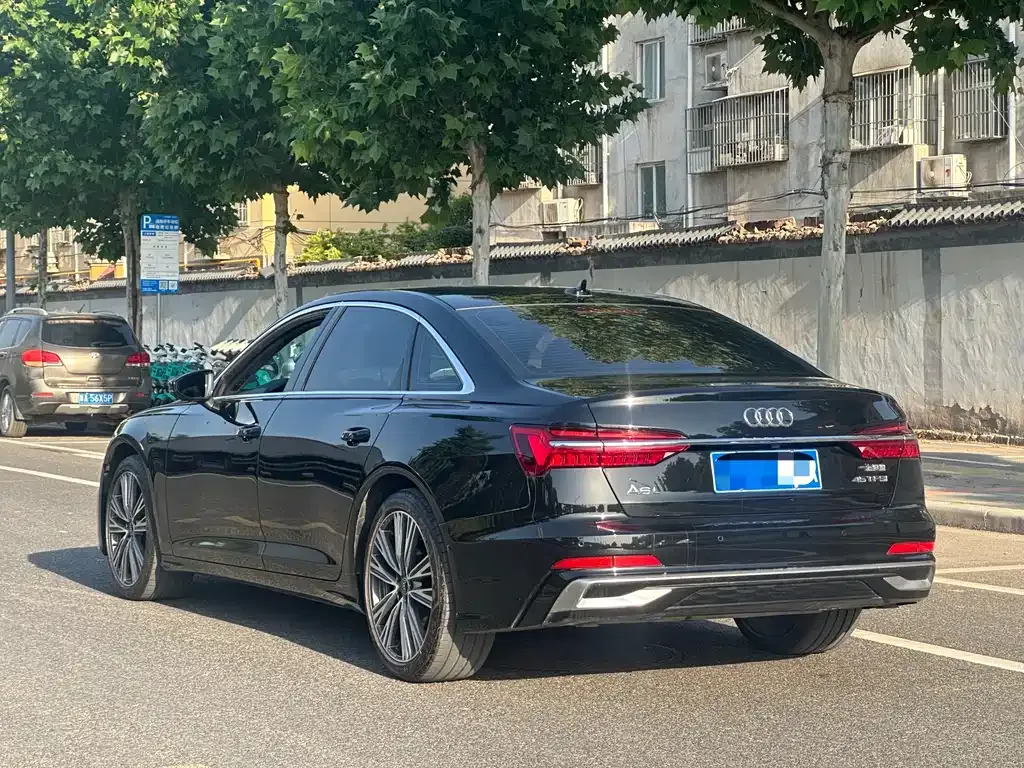 Audi A6L — фото 9
