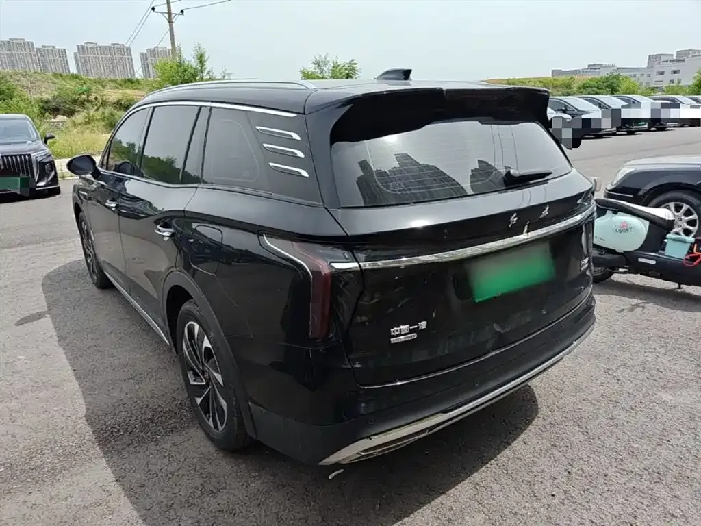 Hongqi HS7 PHEV — фото 3
