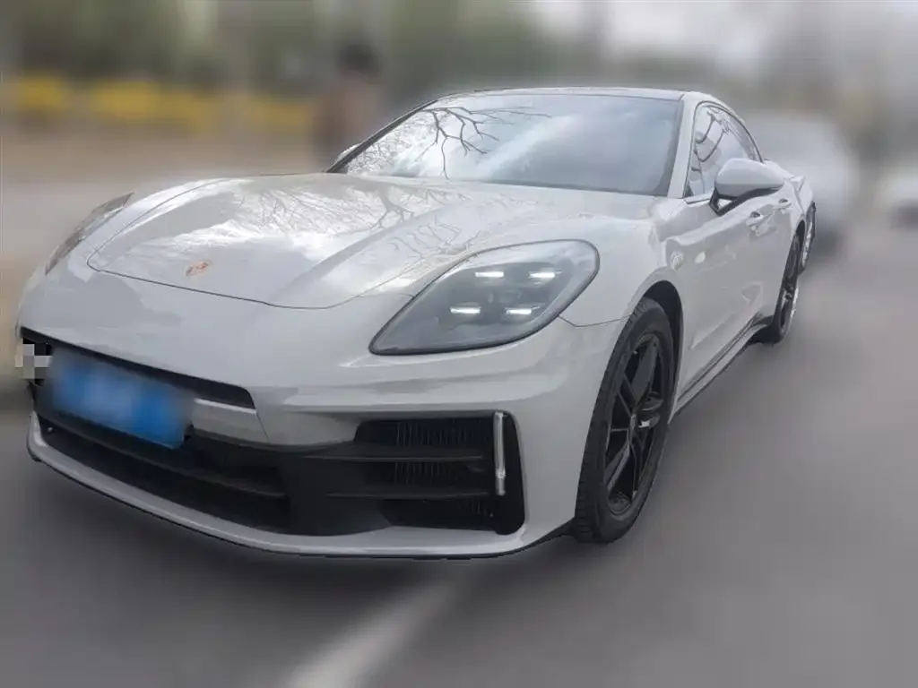 Porsche Panamera — фото 1