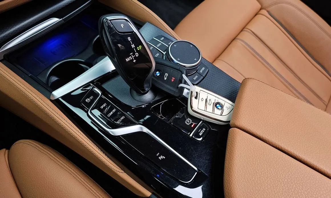 BMW 5-Series — фото 10