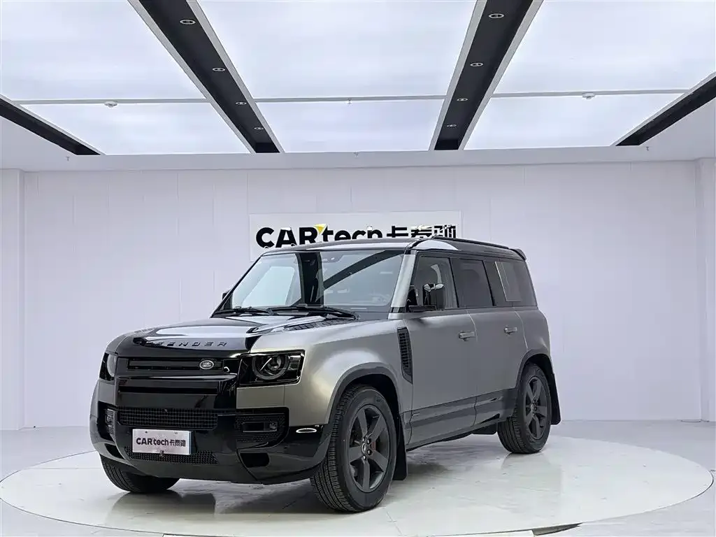 Land Rover Defender — фото 1